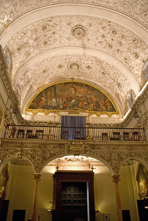 Entrada y Coro de la Capilla del Hospital de la Caridad de Sevilla - ViajandoPorSevilla.com